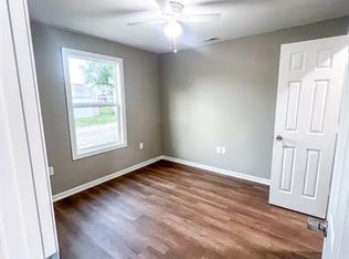 122 N Main St #A, Warrensburg, MO 64093