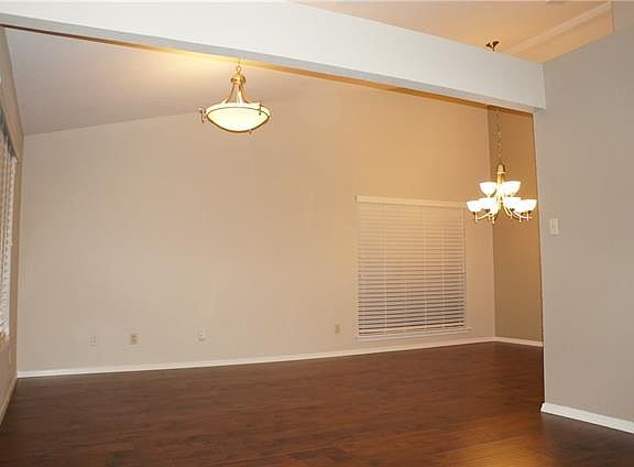 3rd image of 4212 Thames Ct