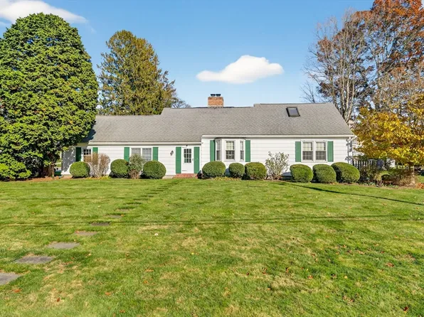 76 Shipyard Ln, Dartmouth, MA 02748