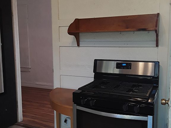 4th image of 1526 N Elston Ave #1R