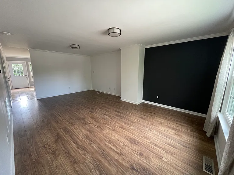 2713A Gear Ave — Photo 2