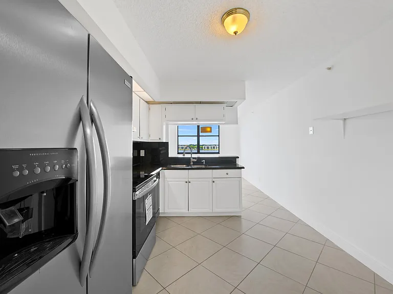 105 Lake Emerald Dr #706 — Photo 9