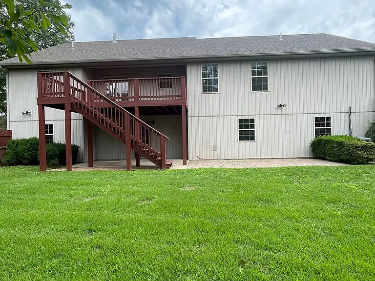 20454 Lynwood Rd — Photo 4
