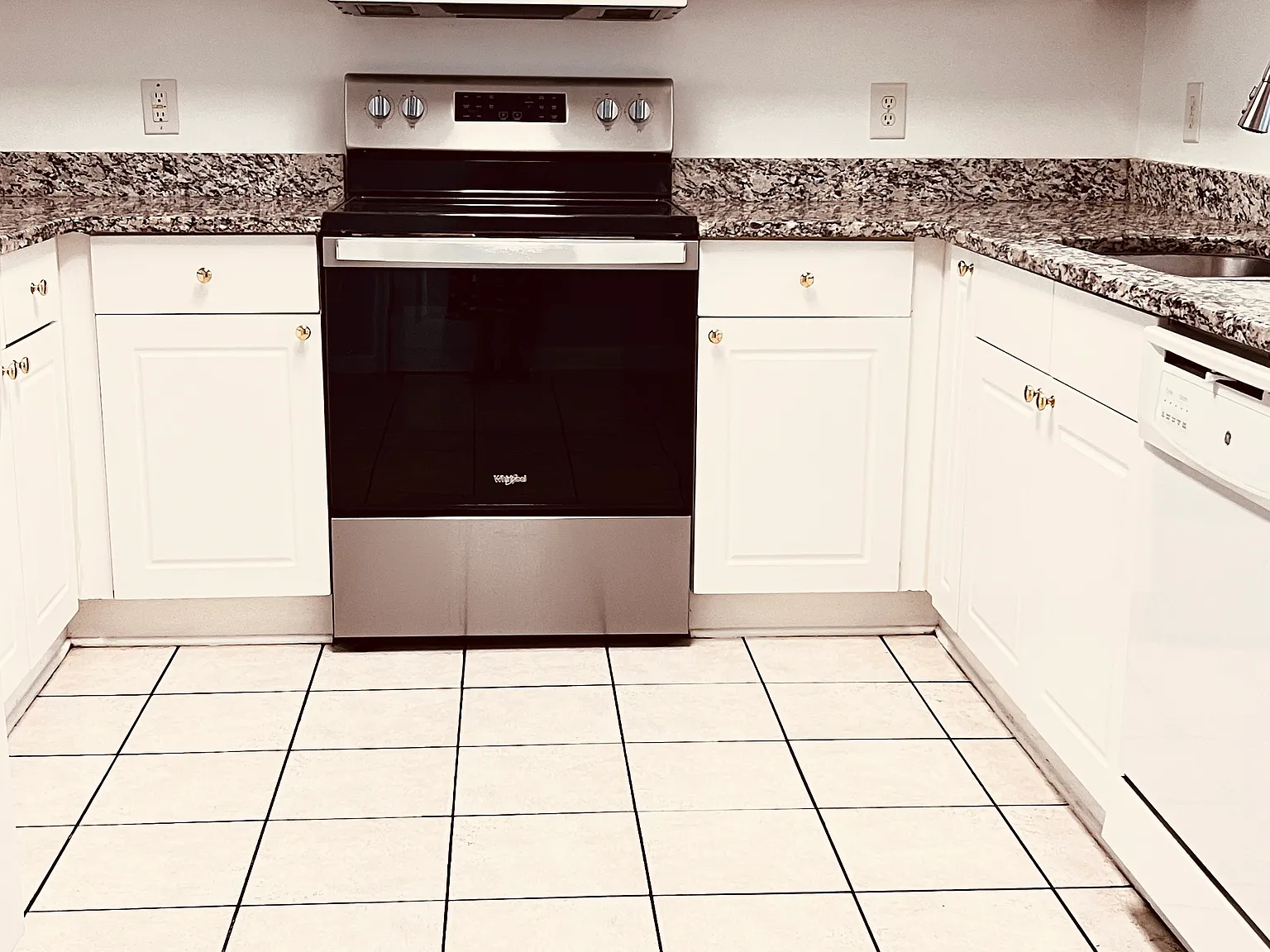5825 Catalina Dr — Photo 3