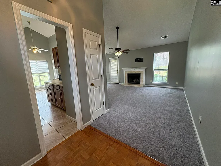 112 Green Rose Rd — Photo 5