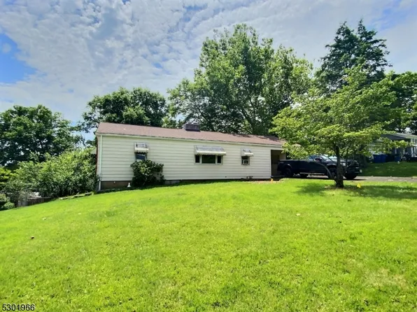 9 Logan Dr, Branchburg Twp., NJ 08876