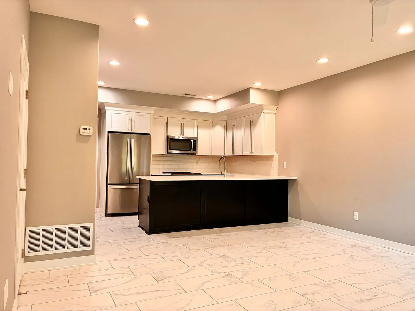 750 SE Westown Parkway — Photo 1