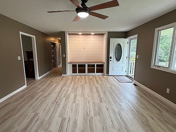 4th image of 240 Ivy Hill Dr