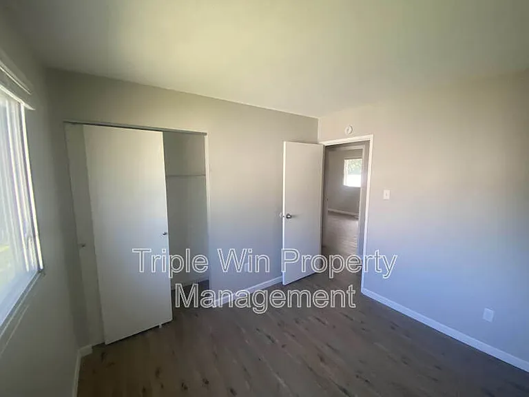 2372 Rockymont Dr — Photo 14