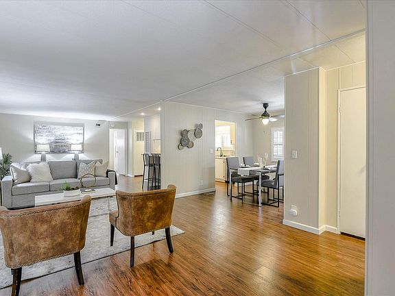 4th image of 454 Millpond Dr #454