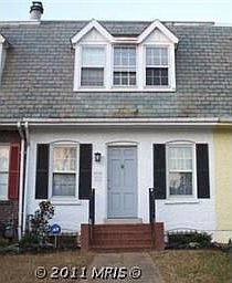 Front of house- facing s st.