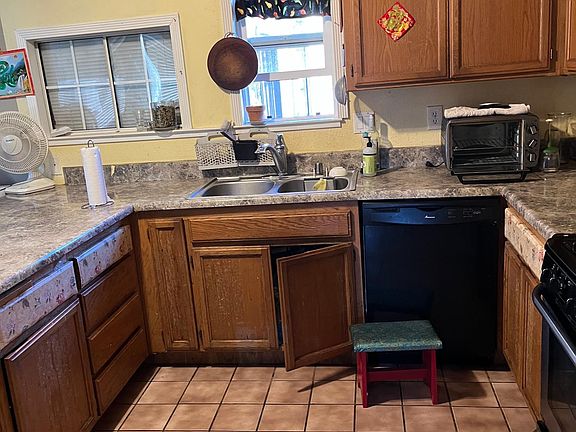 3rd image of 261 Evelyn Cir