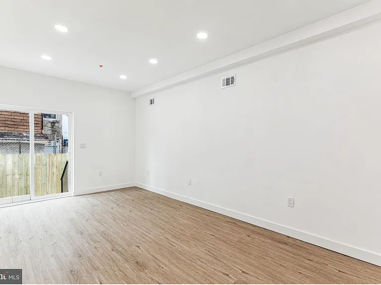 2224 N Howard St #1 — Photo 9