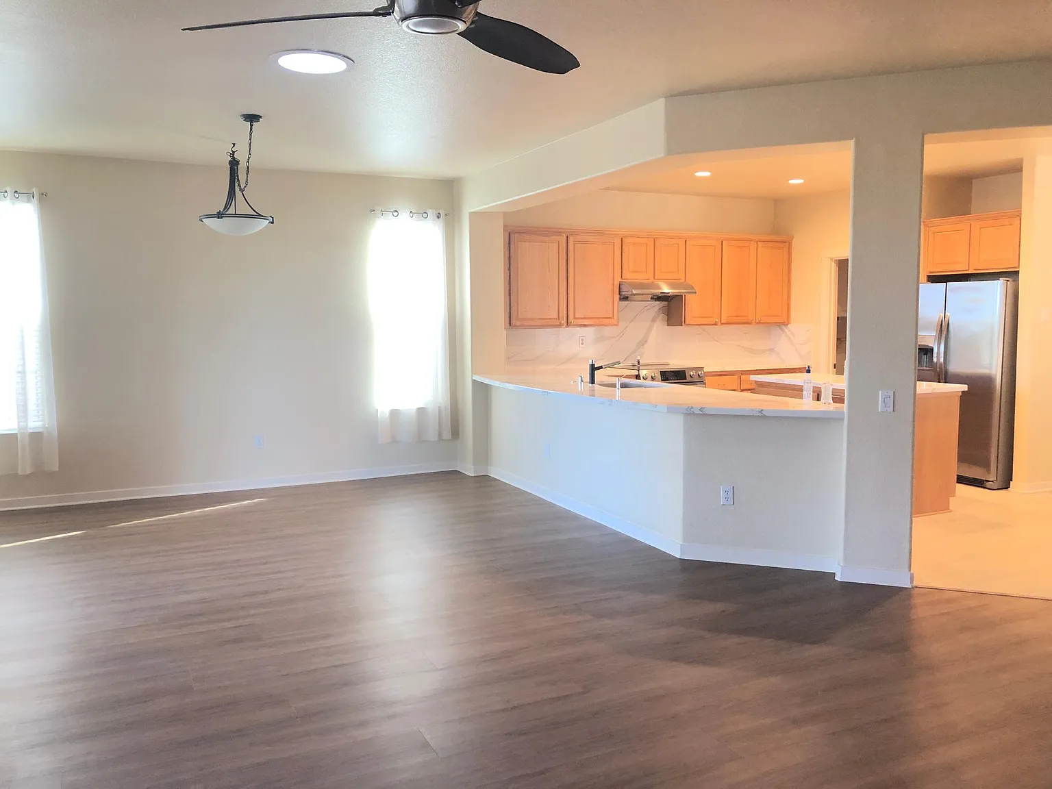 2 bed, 1855 sqft, $3,200 — Photo 3
