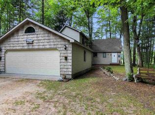 7154 Aarwood Trl NW, Rapid City, MI 49676