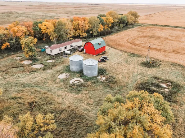 9750 115th Ave NW, Crosby, ND 58730