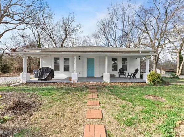 5919 Chattahoochee St, Lula, GA 30554