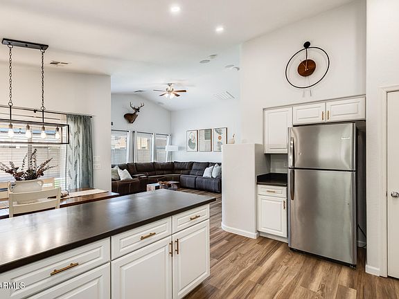 3rd image of 1397 E LAUREL Place