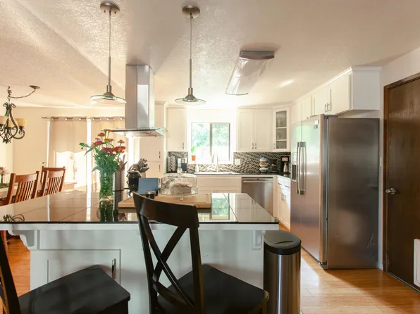 (undisclosed Address), Medford, OR 97501