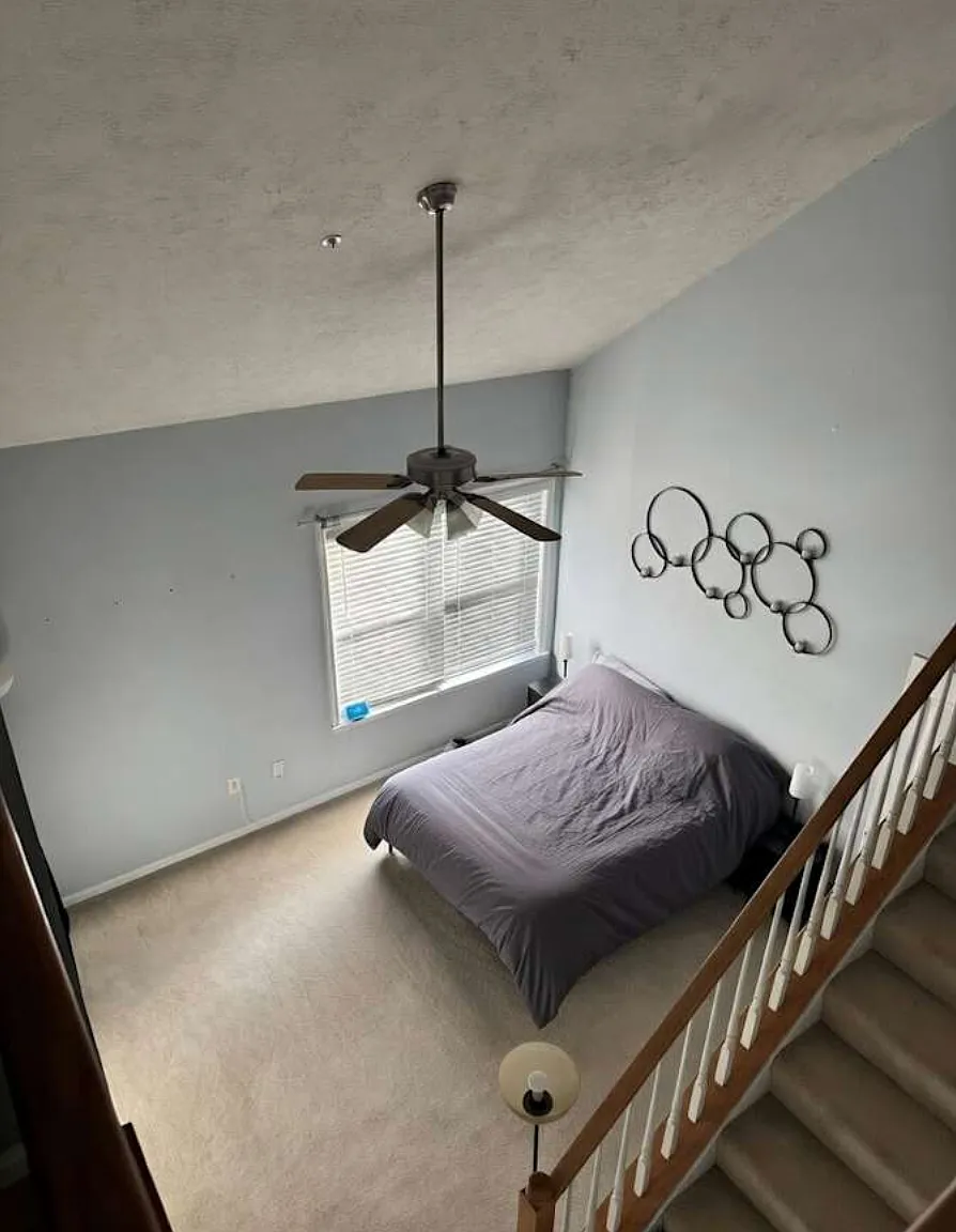 3 bed, 2.5 bath, 1452 sqft, $1,100 — Photo 1