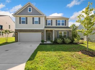 4533 Wedge Dr, Pfafftown, NC 27040