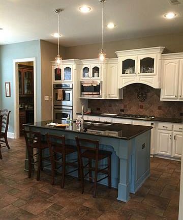 3rd image of 1204 Lady Carol Ln