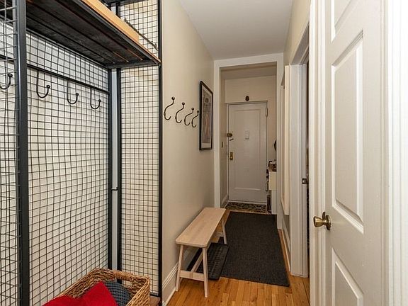 5th image of 274 Saint Johns Pl APT 1B
