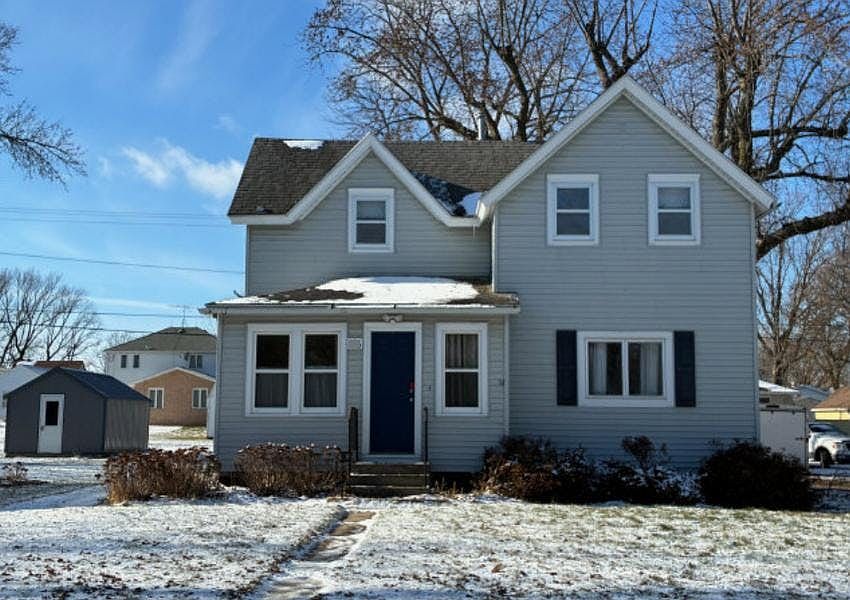 1st image of 536 Main St