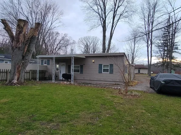 5363 Beverly Dr, Reading, MI 49274