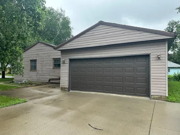 616 S 11th St, Montevideo, MN 56265