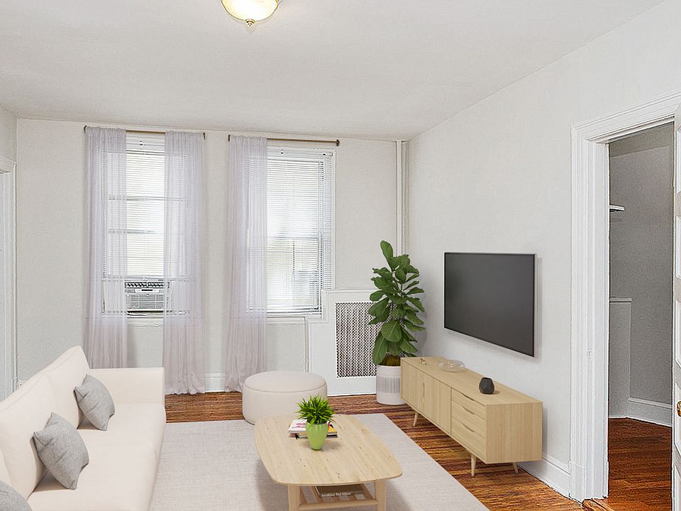 Living area (virtually staged)