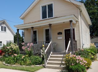 1215 S 21st St, Manitowoc, WI 54220