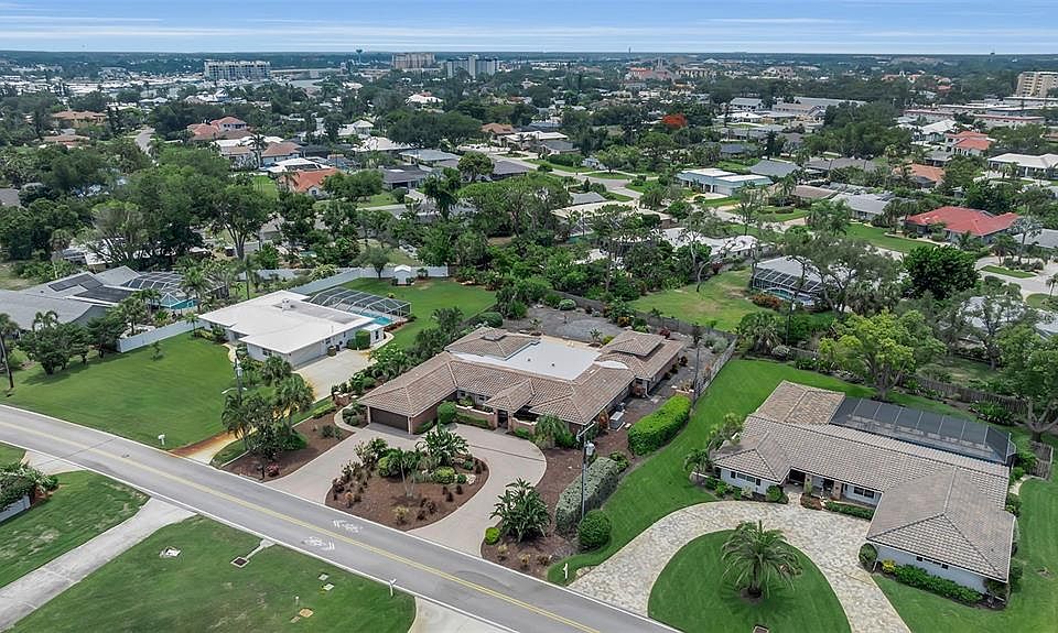 1st image of 609 Laguna Dr