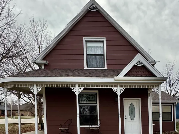 708 3rd St, Sully, IA 50251