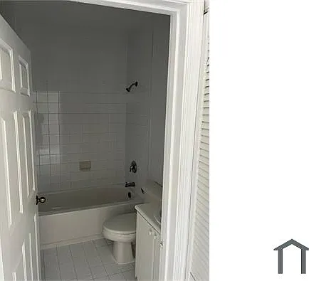 2650 SE 16th Ter #100 — Photo 5