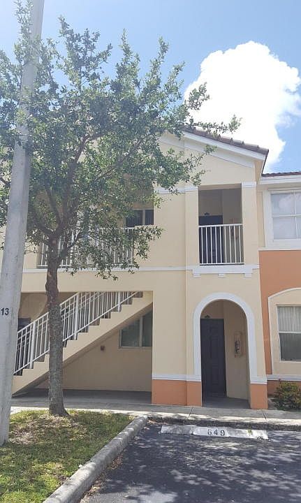 1st image of 1536 SE 26th St Unit 204