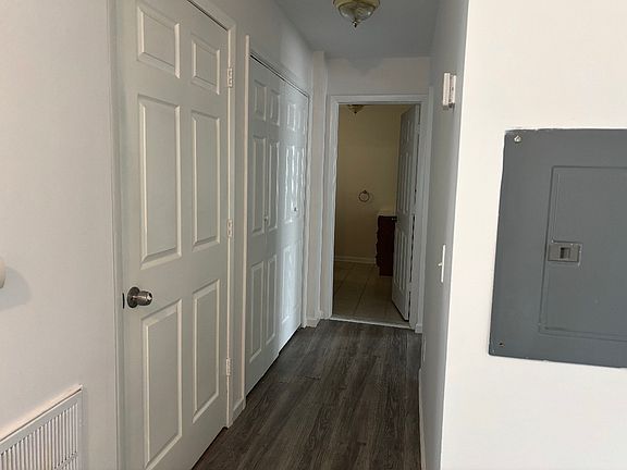 5th image of 346 S Main St APT 1