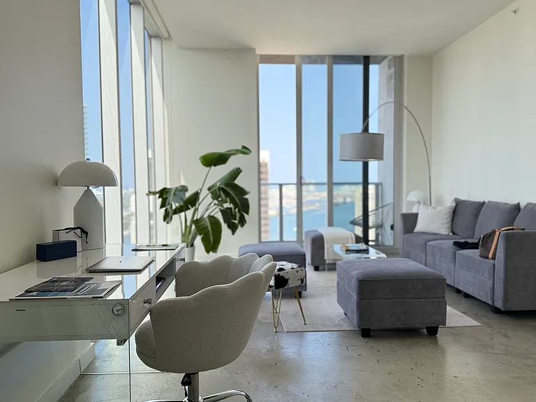 151 SE 1st St #Penthouse 02 — Photo 20