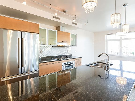 5th image of 631 Market St Unit 308