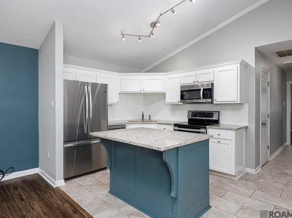 1038 Hammond Manor Dr, Baton Rouge, LA 70816