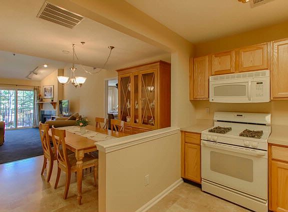 3rd image of 152 Cambridge Ct #D052