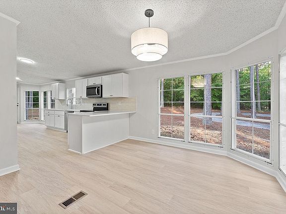 3rd image of 1109 Eastham Rd