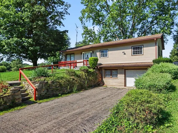 63892 Fairhope Dr, Hartford, MI 49057