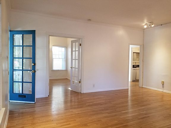 4th image of 645 E Villa St