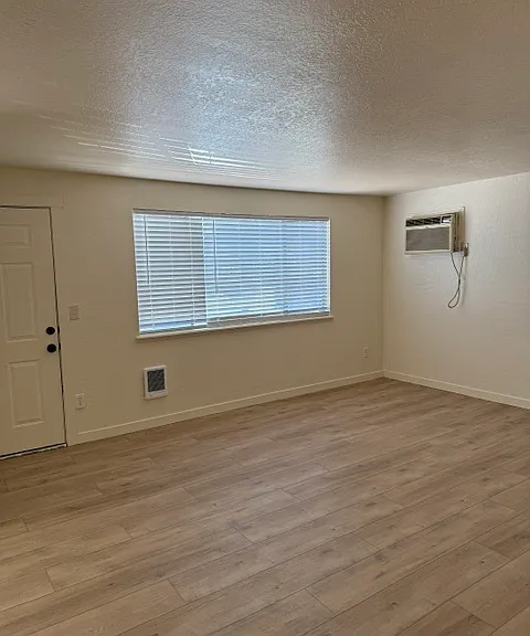 1109 McKinley Ave #1 — Photo 1