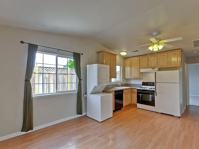 18701 Newsom Ave — Photo 47