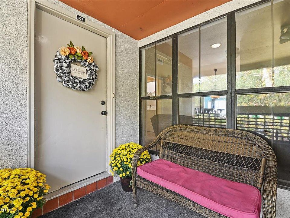 1st image of 504 Clubhouse Ct #504