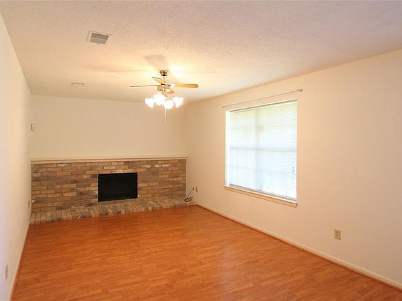 4th image of 18050 Green Hazel Dr