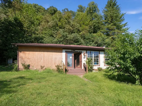 229 Honeycutt Ln, Pine Top, KY 41843