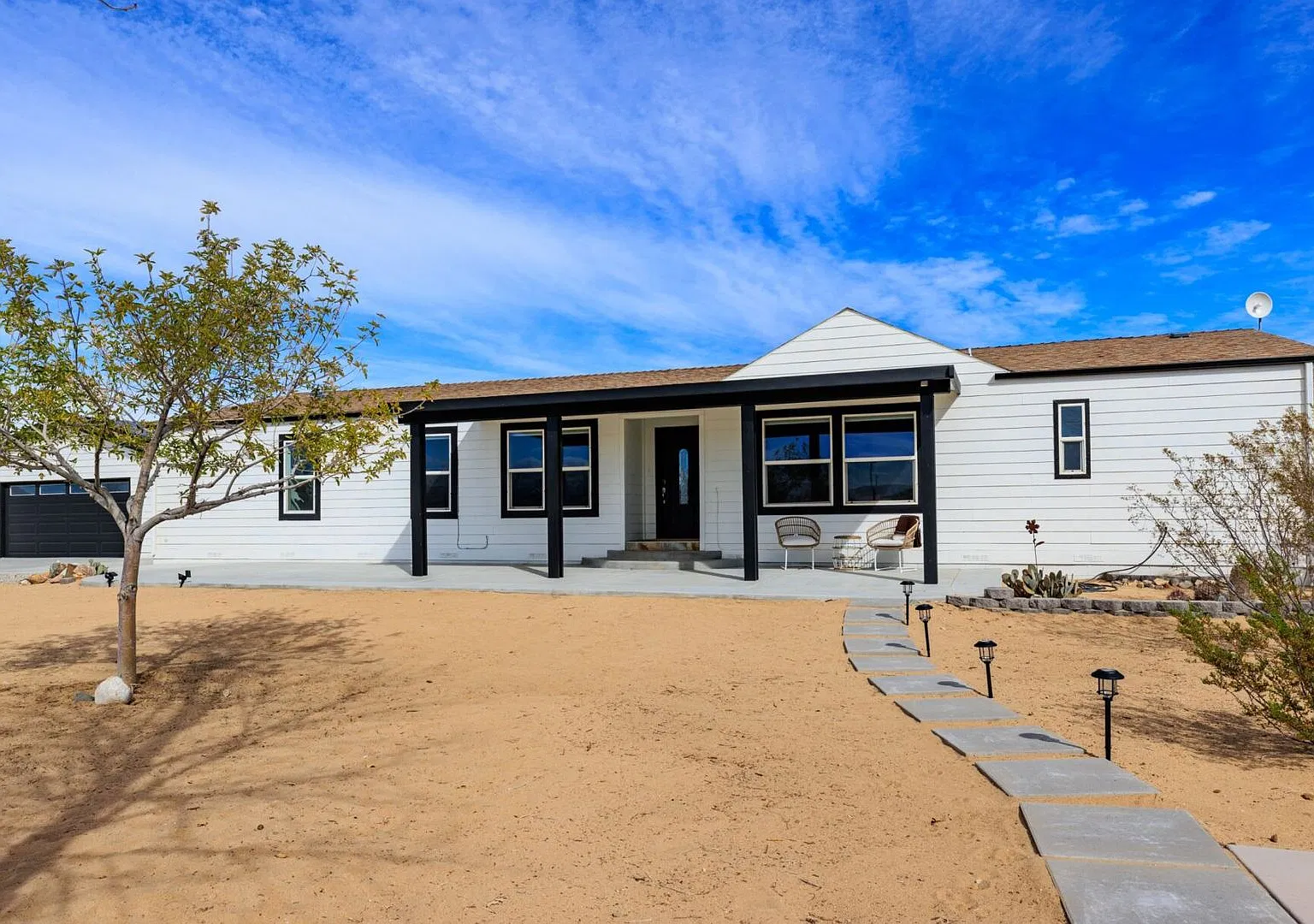 Beautiful 5 Bedroom 4 Bathroom With Amazing Views!! — Photo 2